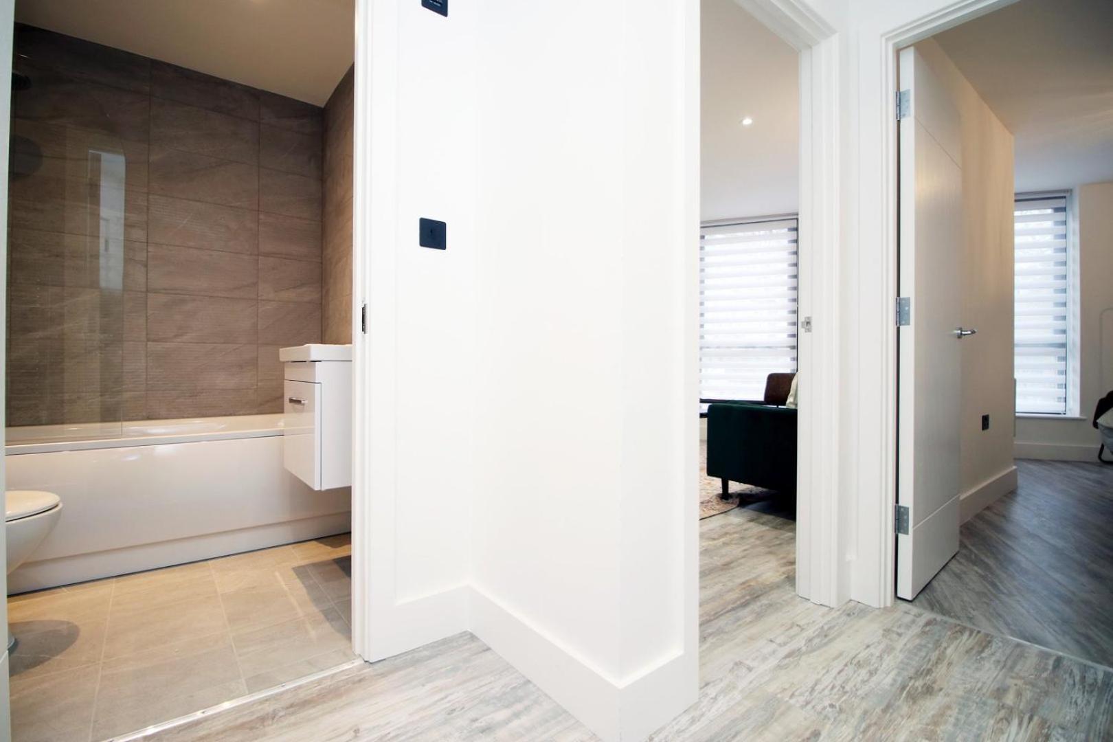 2 Bedroom With Free Parking Свіндон Екстер'єр фото